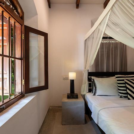 Mo River House Luxury Villa Хикадува Екстериор снимка