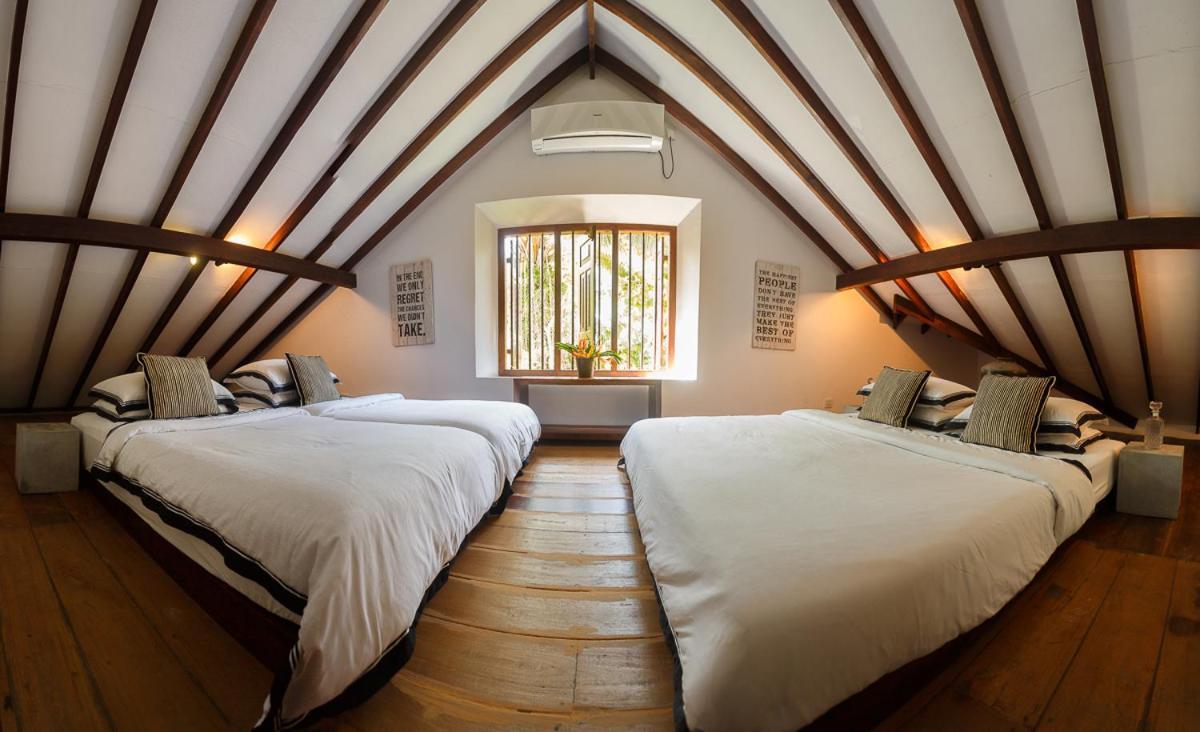 Mo River House Luxury Villa Хикадува Екстериор снимка