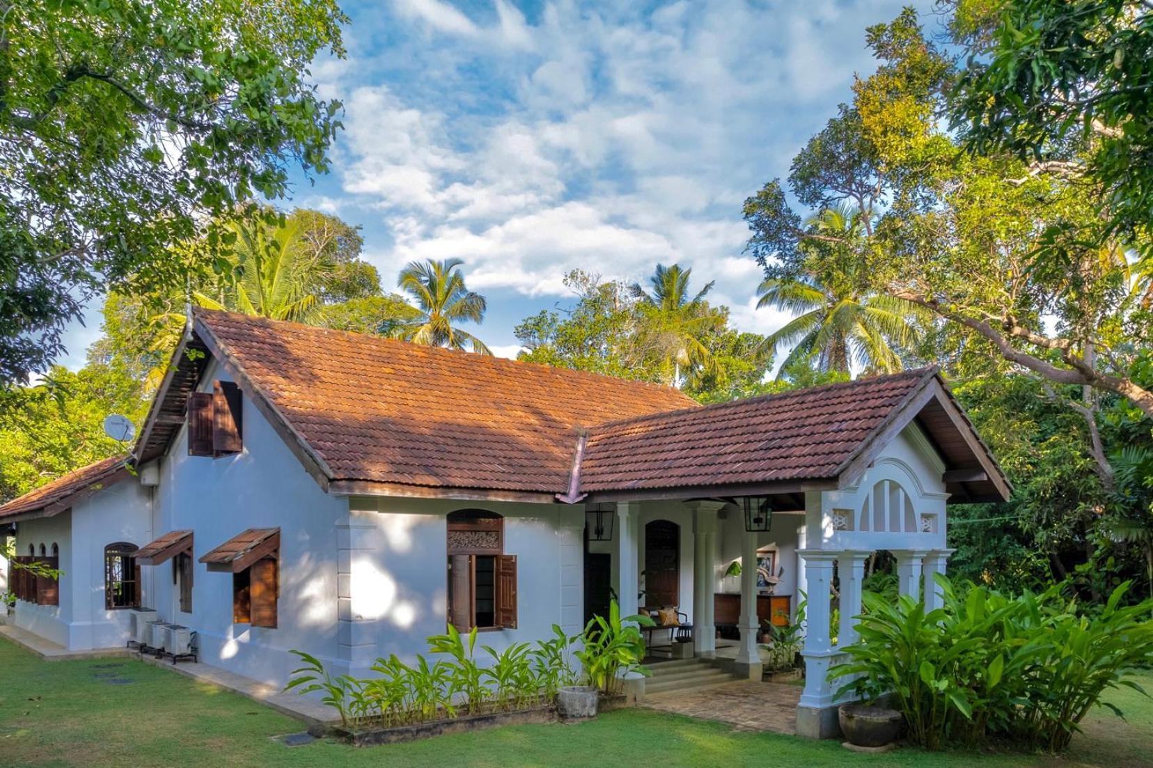 Mo River House Luxury Villa Хикадува Екстериор снимка